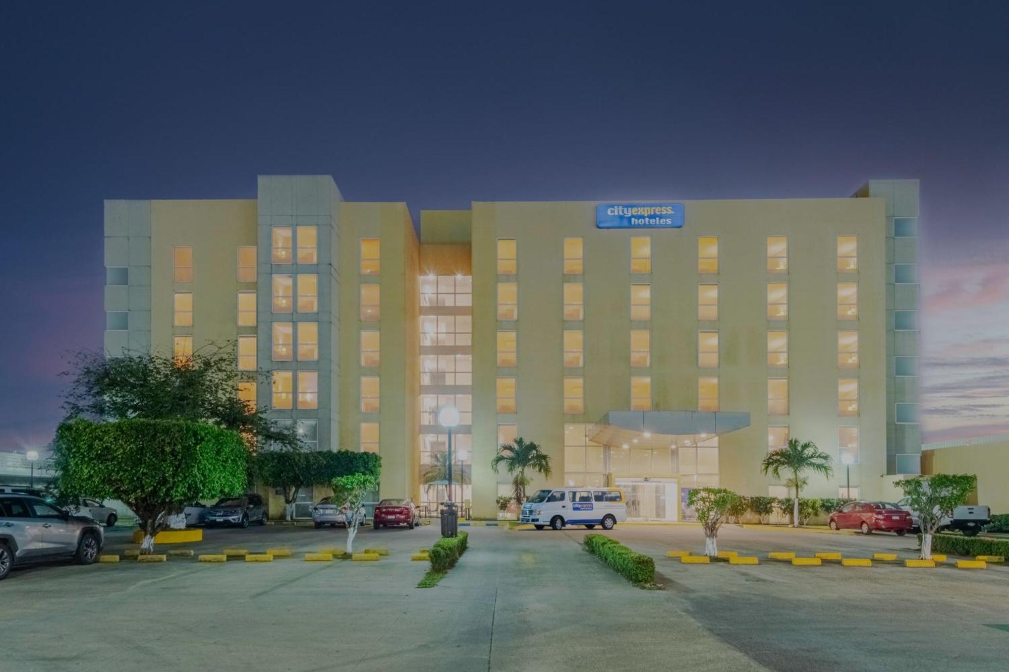 City Express By Marriott Minatitlán Dış mekan fotoğraf